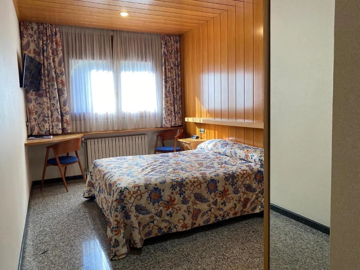 Hotel Sant Antoni Ribes De Freser 0*,