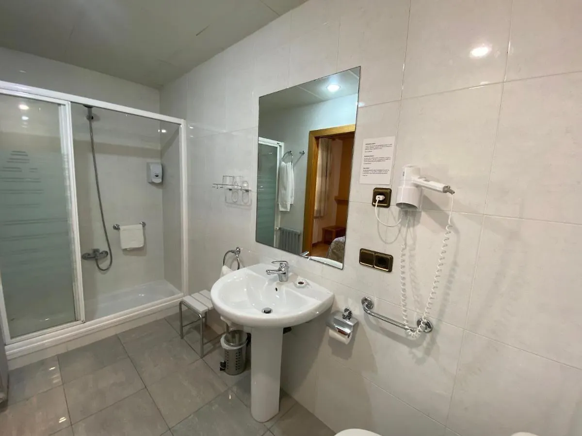 Hotel Sant Antoni Ribes De Freser 0*,